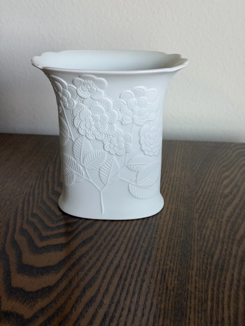 Vintage Kaiser White Matte Bisque Porcelain Floral Vase  - West Germany 4,5”